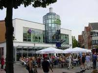 de Vechte Arkaden: overdekt winkelcentrum met groot ijscafe.